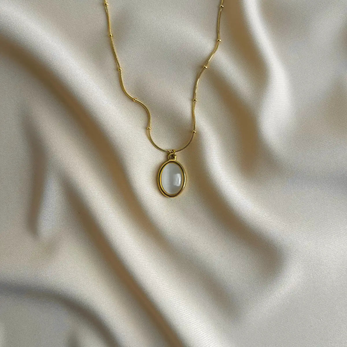 Almond Cat-Eye Stone Necklace