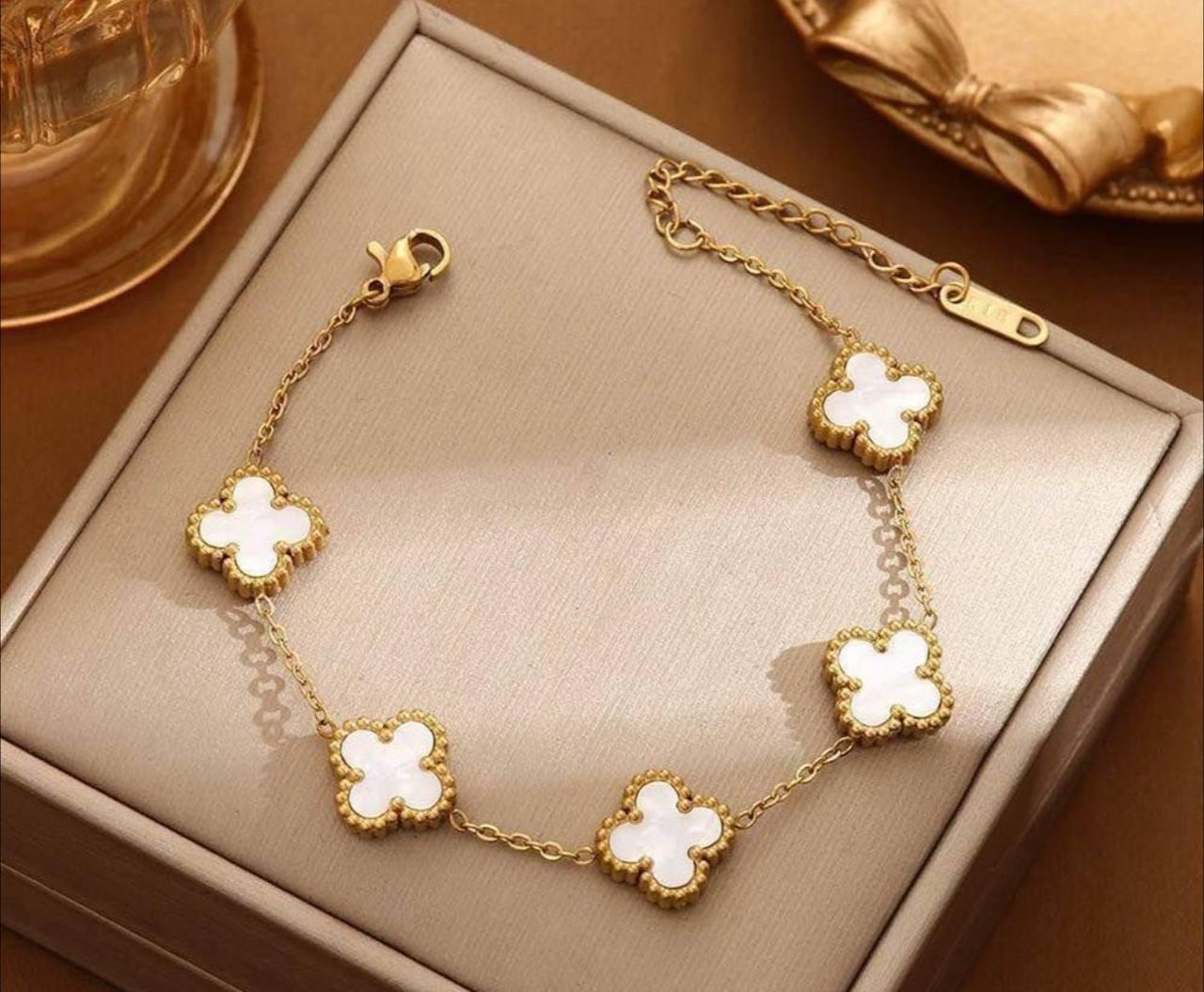 Golden / Black / white Vancleef Bracelet