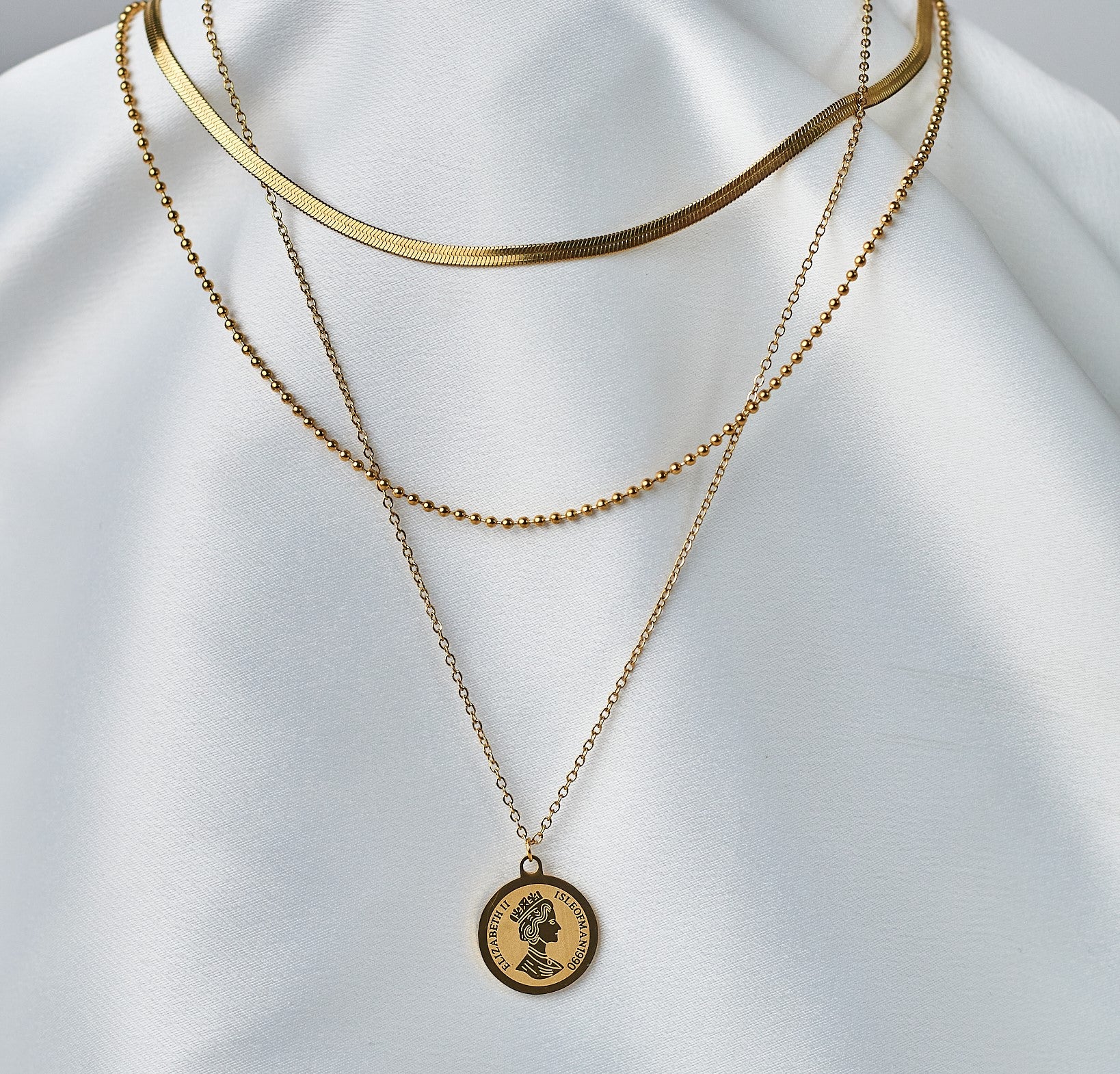 Elizabeth Queen Necklace
