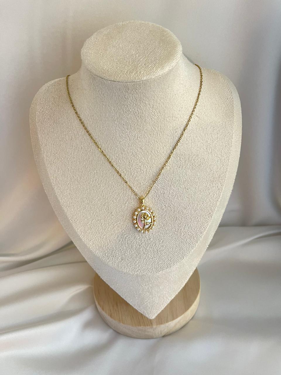 Pearl Rose Necklacw